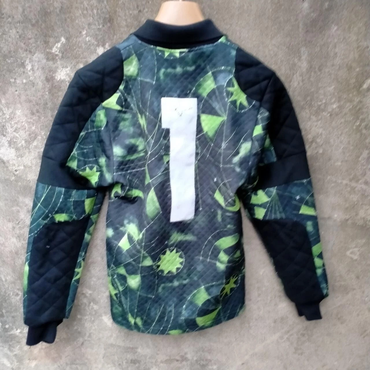 Port Vale 1990s padded goalkeeper football shirt / jersey. Medium boys - Image 2