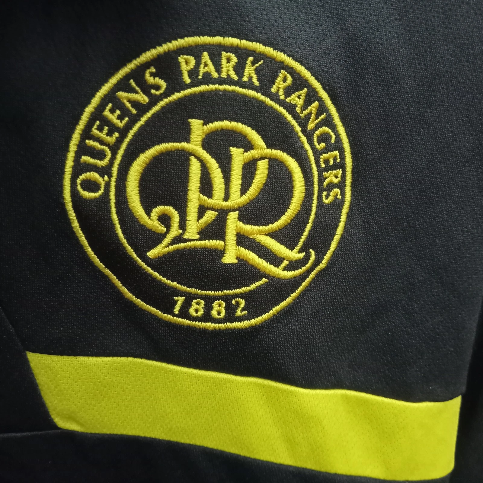 Queens Park Rangers black football shirt | jersey, Mens Medium QPR - Image 3