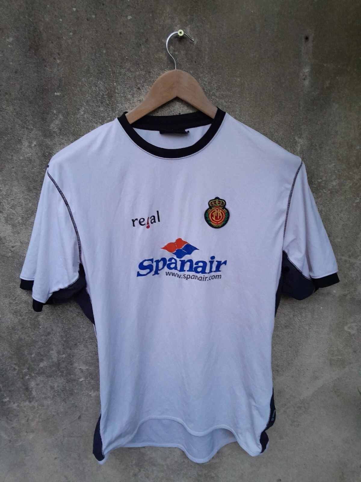 RCD Mallorca 2004-05 away football shirt / jersey. Large mens.