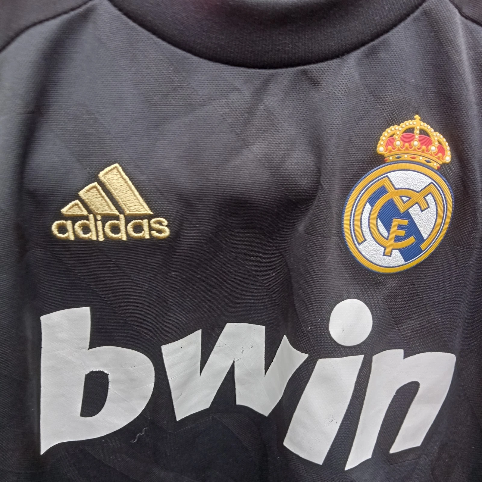 Real Madrid 2011-12 away football shirt | jersey, Boys small 4-5 years - Image 2