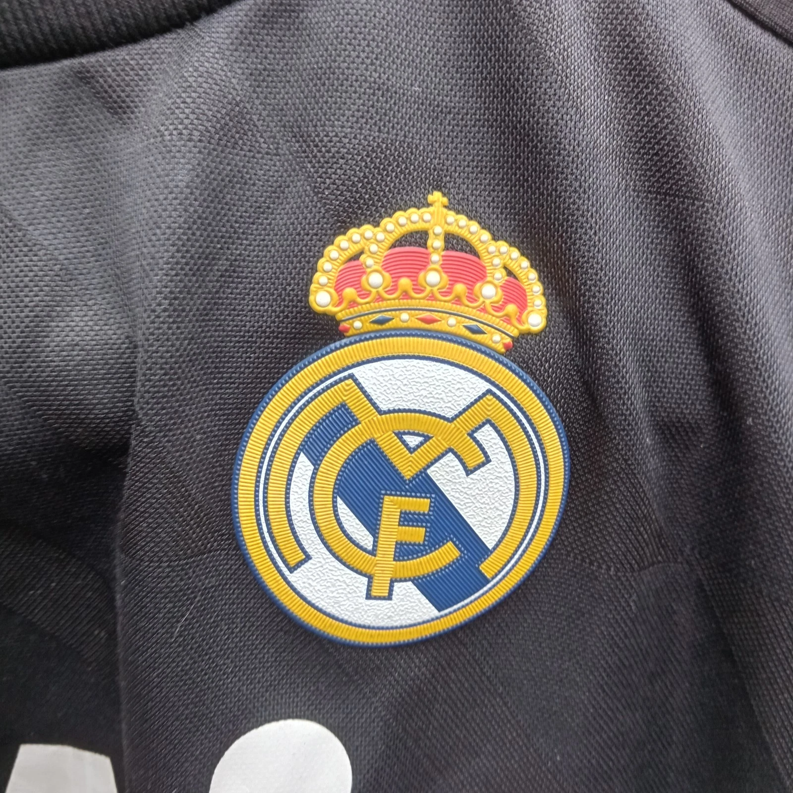 Real Madrid 2011-12 away football shirt | jersey, Boys small 4-5 years - Image 3