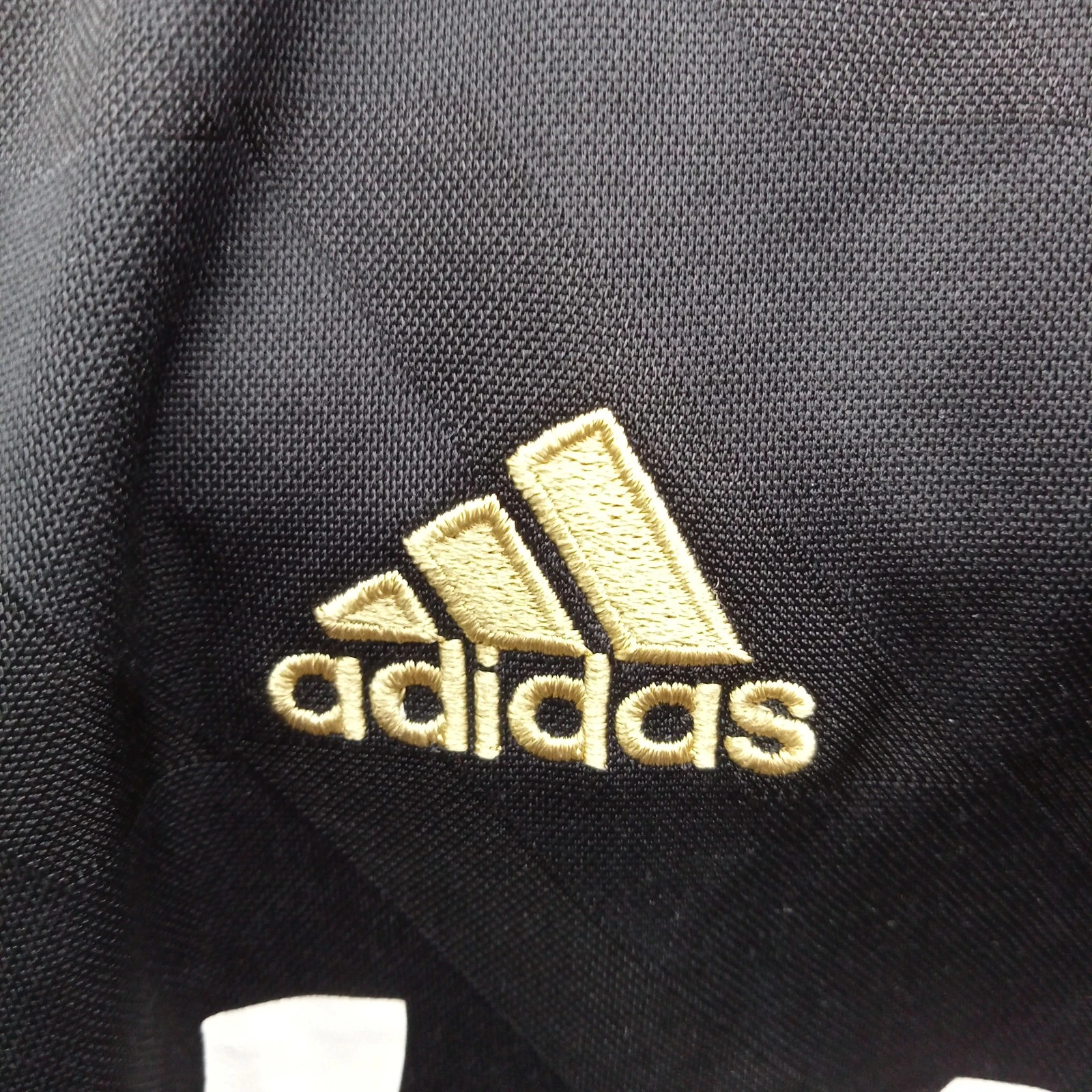 Real Madrid 2011-12 away football shirt | jersey, Boys small 4-5 years - Image 4