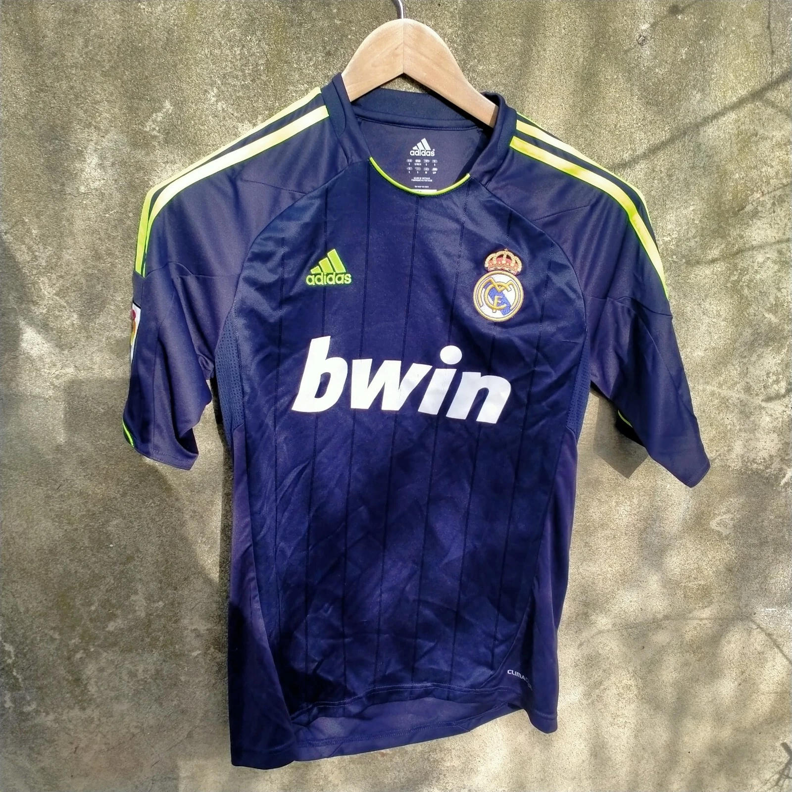 Real Madrid 2012-13 away football shirt / jersey. Small mens.Bale 11