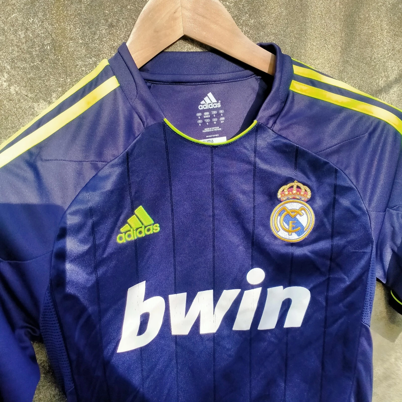 Real Madrid 2012-13 away football shirt / jersey. Small mens.Bale 11 - Image 2