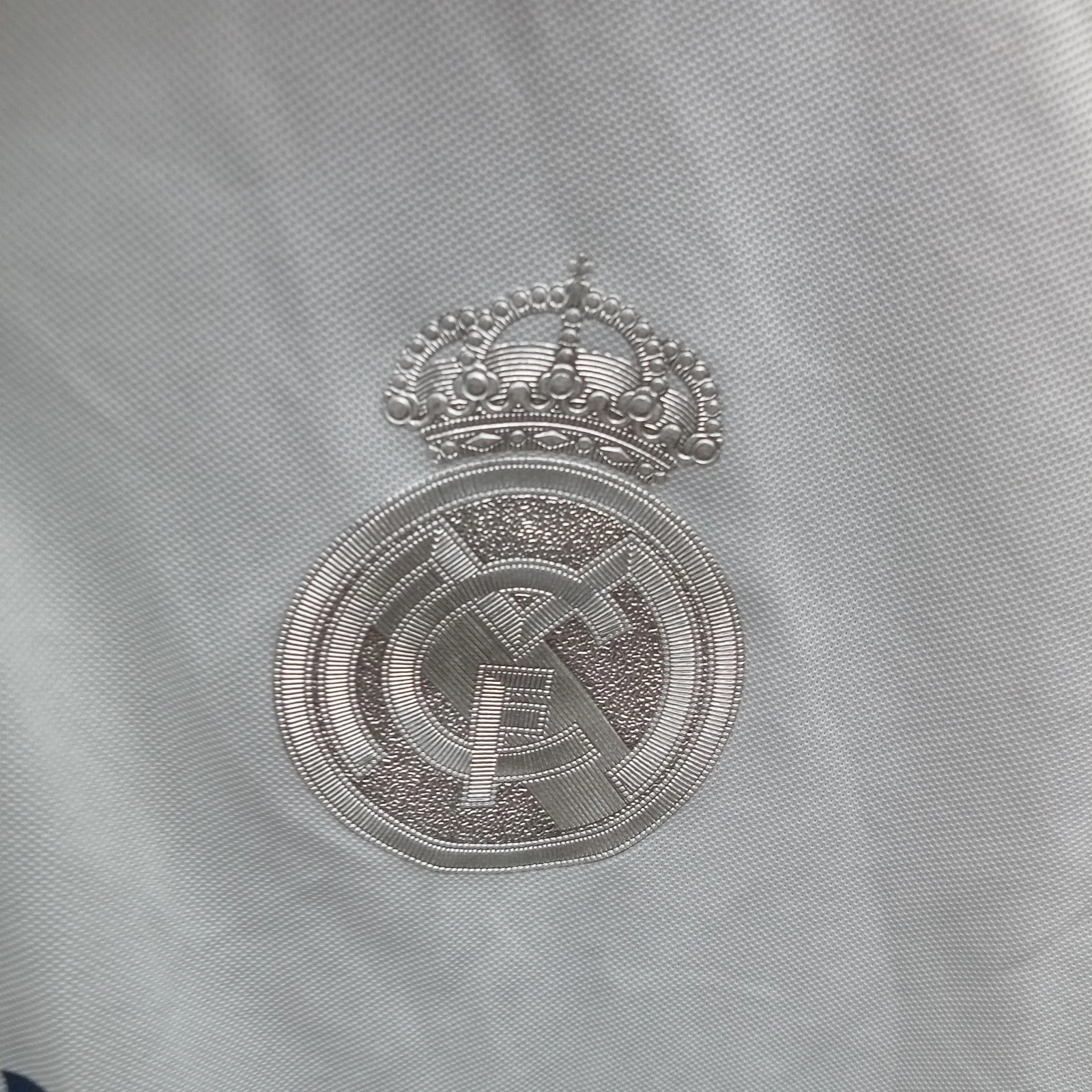 Real Madrid 2016-17 home football shirt | jersey, Boys XL 13-14 years - Image 3