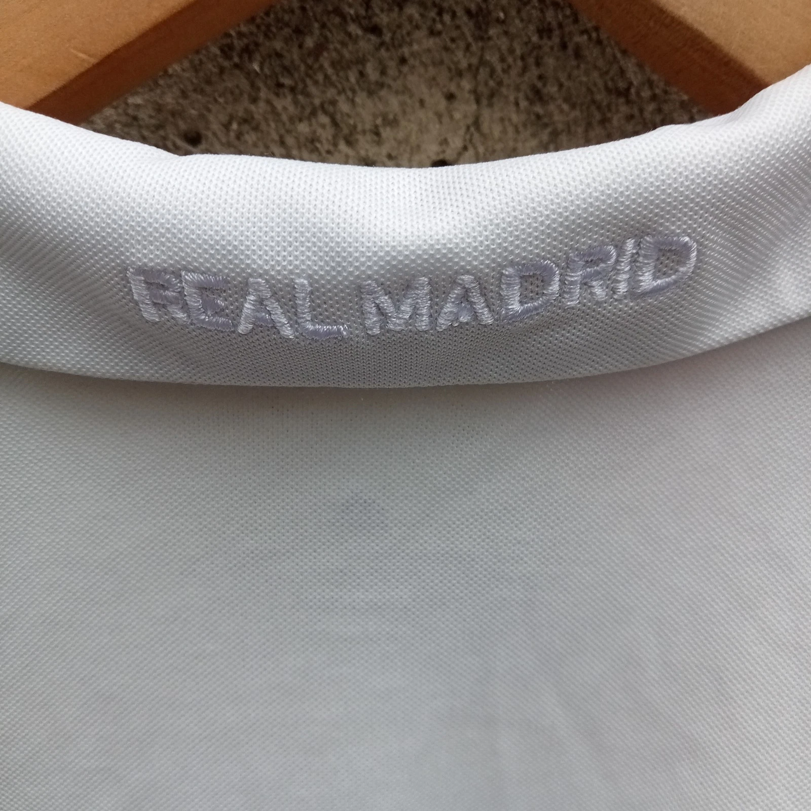 Real Madrid 2016-17 home football shirt | jersey, Boys XL 13-14 years - Image 8