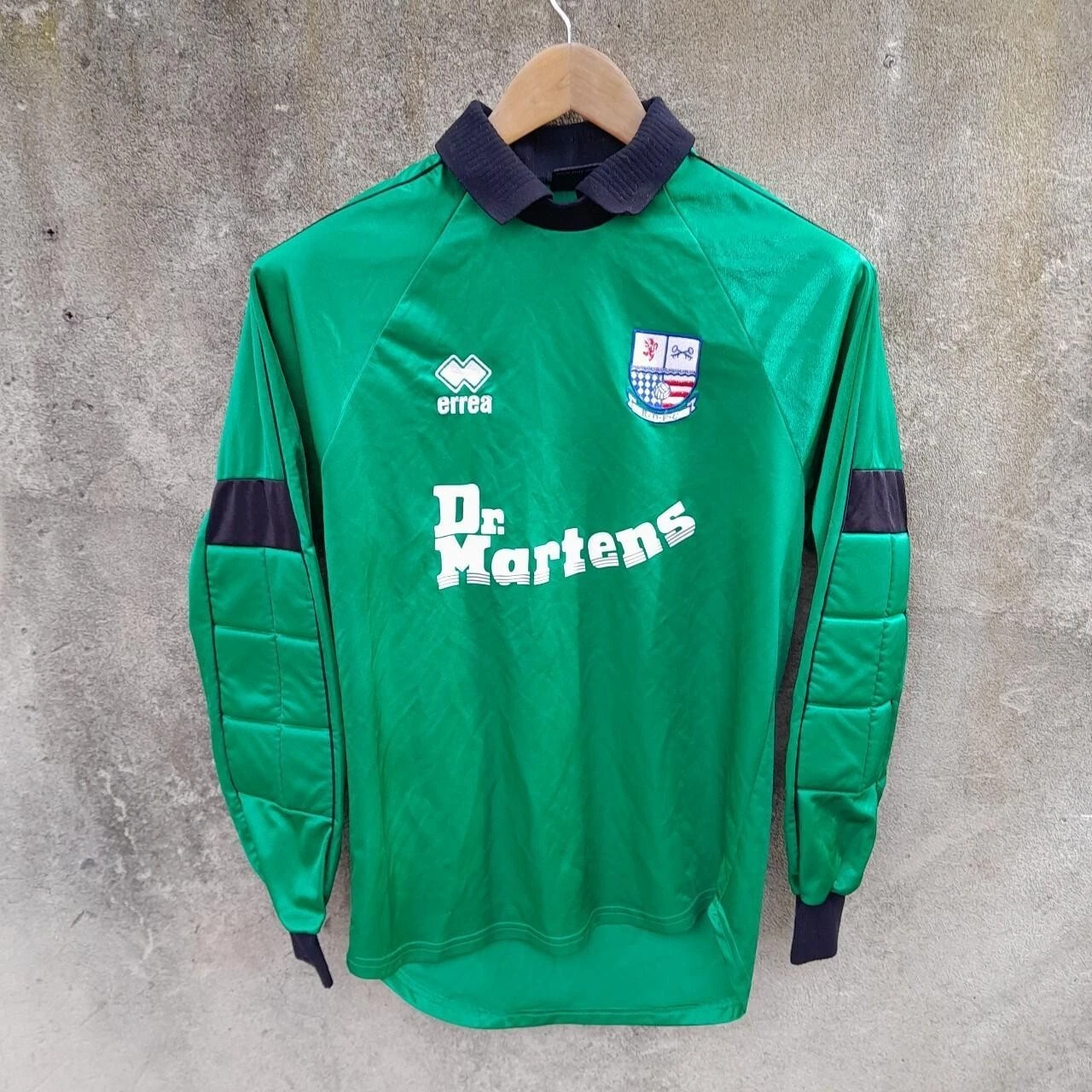 Rushden & Diamonds 2002-04 goalkeeper football shirt / jersey. XS mens.
