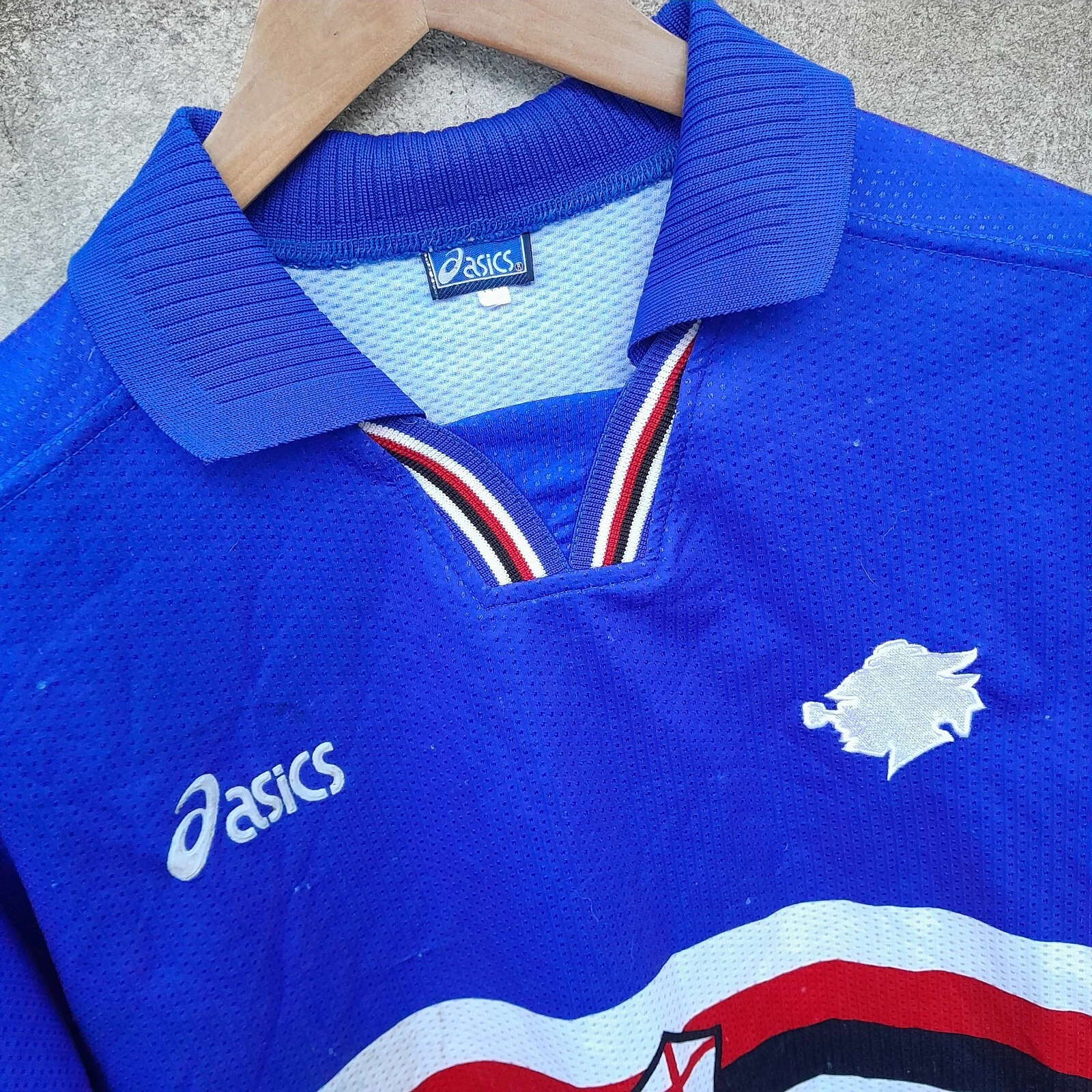 Sampdoria 1996-97 home football shirt / jersey. Medium mens. - Image 2
