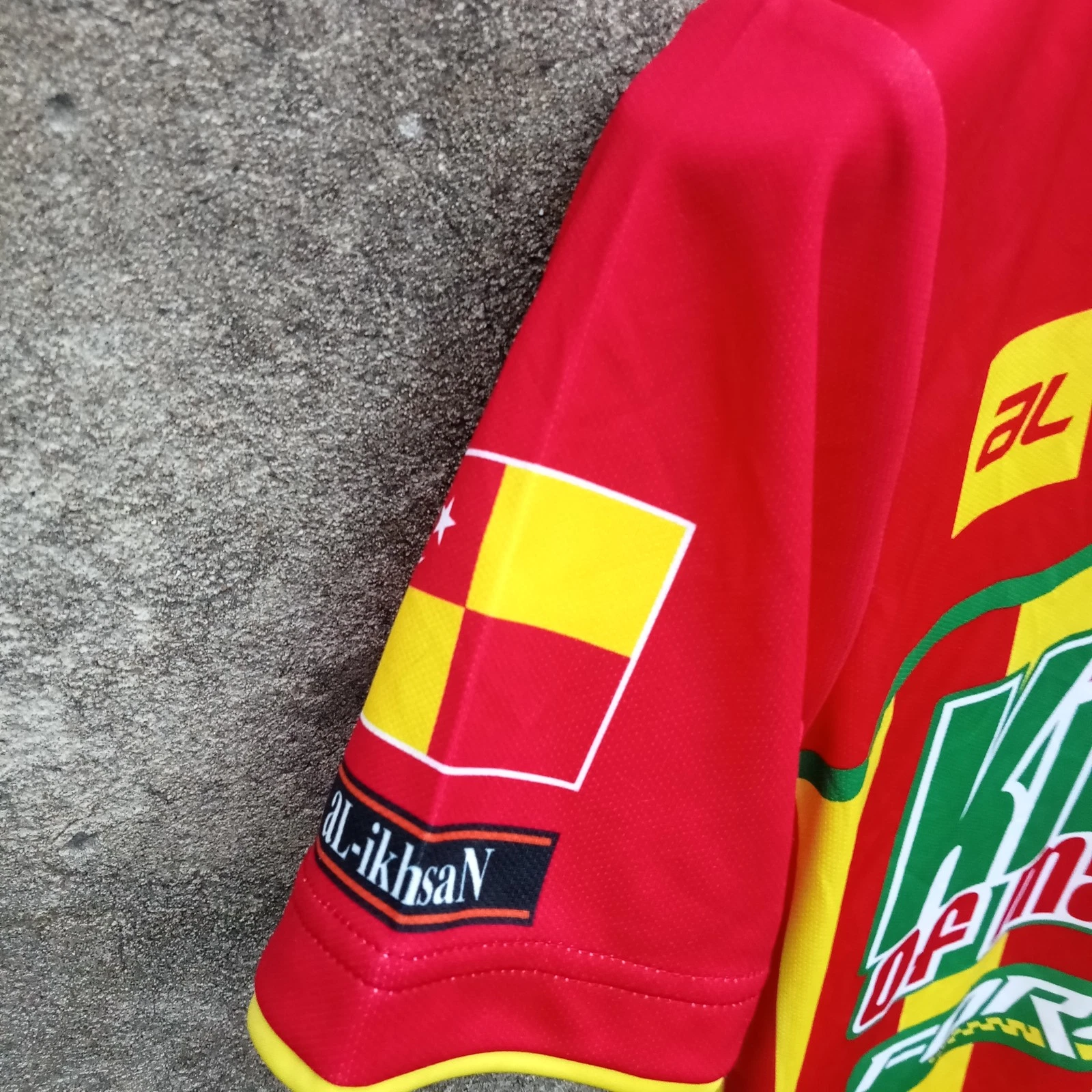 Selangor Home football shirt | jersey, Mens Small #33 - Image 4