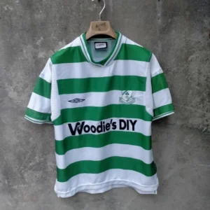 Shamrock Rovers 1999-2000 home football shirt/ jersey. Youth - small mens
