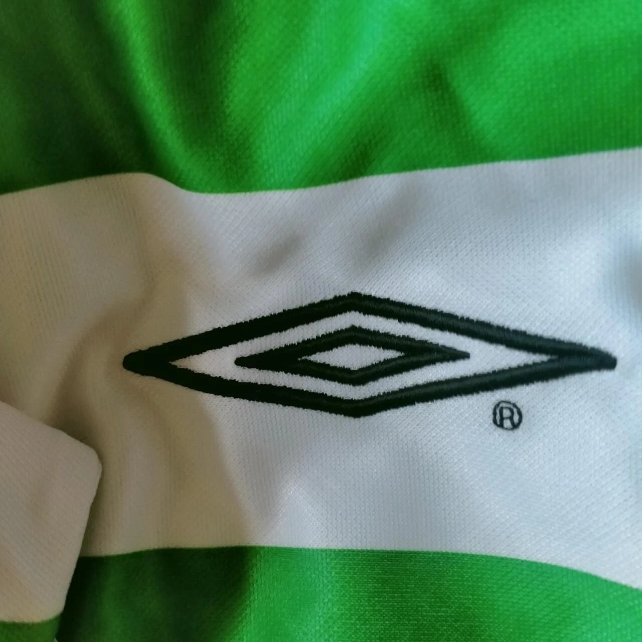 Shamrock Rovers 1999-2000 home football shirt/ jersey. Youth - small mens - Image 5