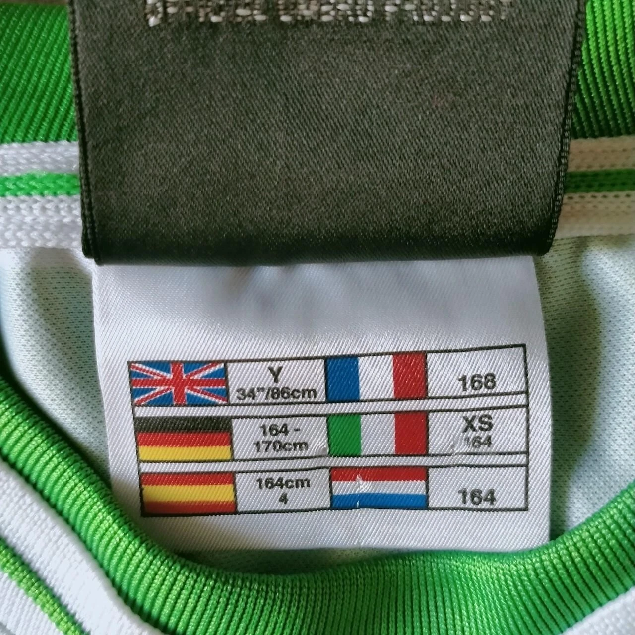 Shamrock Rovers 1999-2000 home football shirt/ jersey. Youth - small mens - Image 6