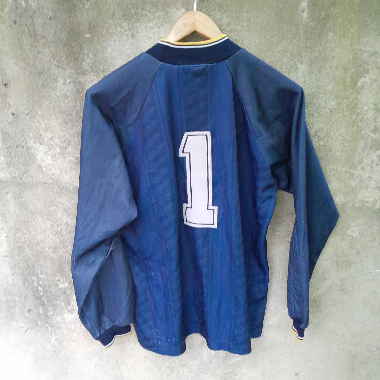 Sheffield Wednesday 1995-96 goalkeeper football shirt / jersey. Medium mens - Image 5