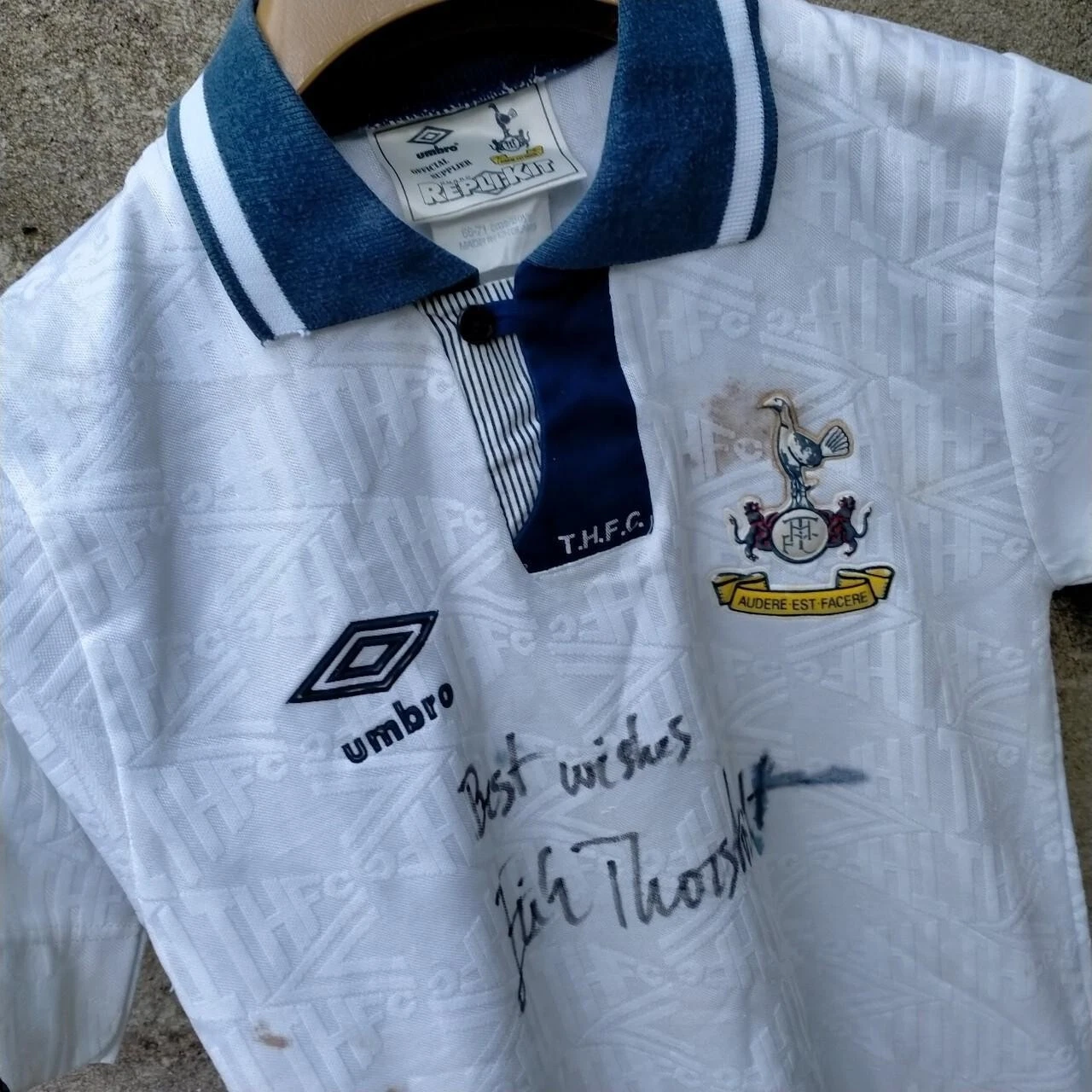 Signed Tottenham Hotspur 1991-93 home football shirt / jersey. Medium boys Spurs - Image 2