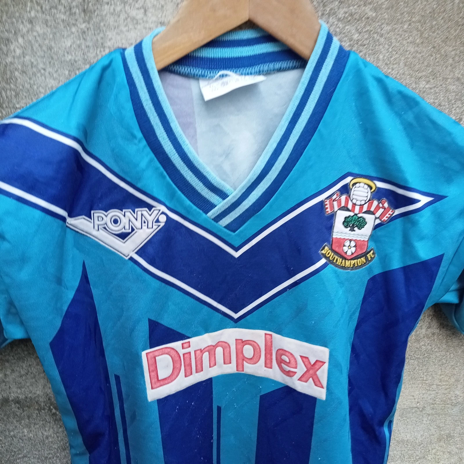Southampton 1993-95 Away football shirt / jersey. large boys - Image 2
