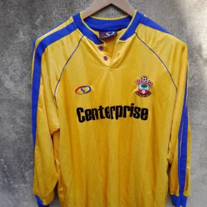 Southampton 2002-03 player issue football shirt / jersey. Large mens.