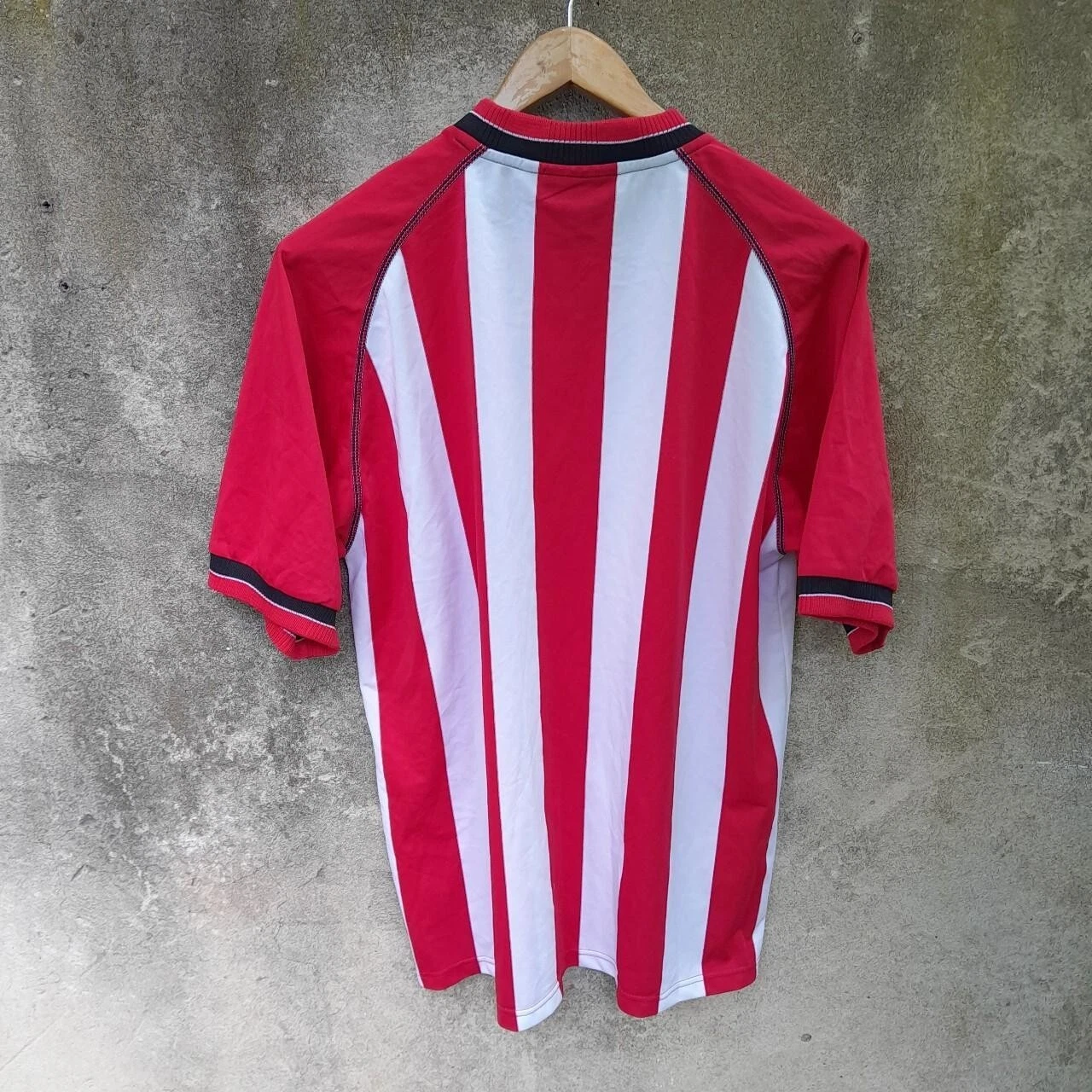 Southampton 2003-05 home football shirt / jersey. XL mens, saints reserves - Image 4