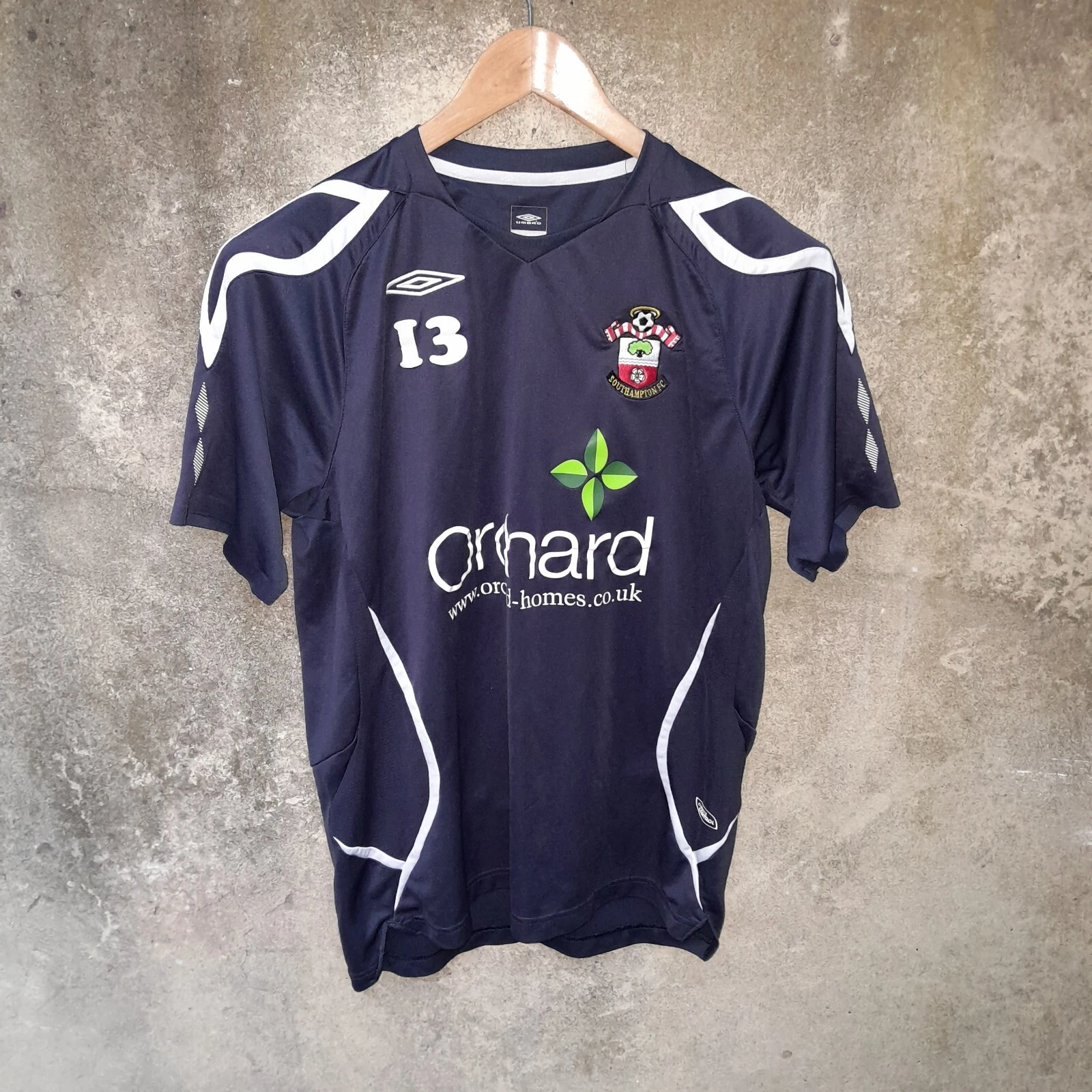 Southampton 2008-09 training football shirt / jersey. Large mens