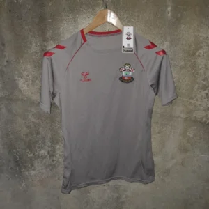 Southampton 2021-22 training football shirt / jersey. Small mens, saints. Bnwt