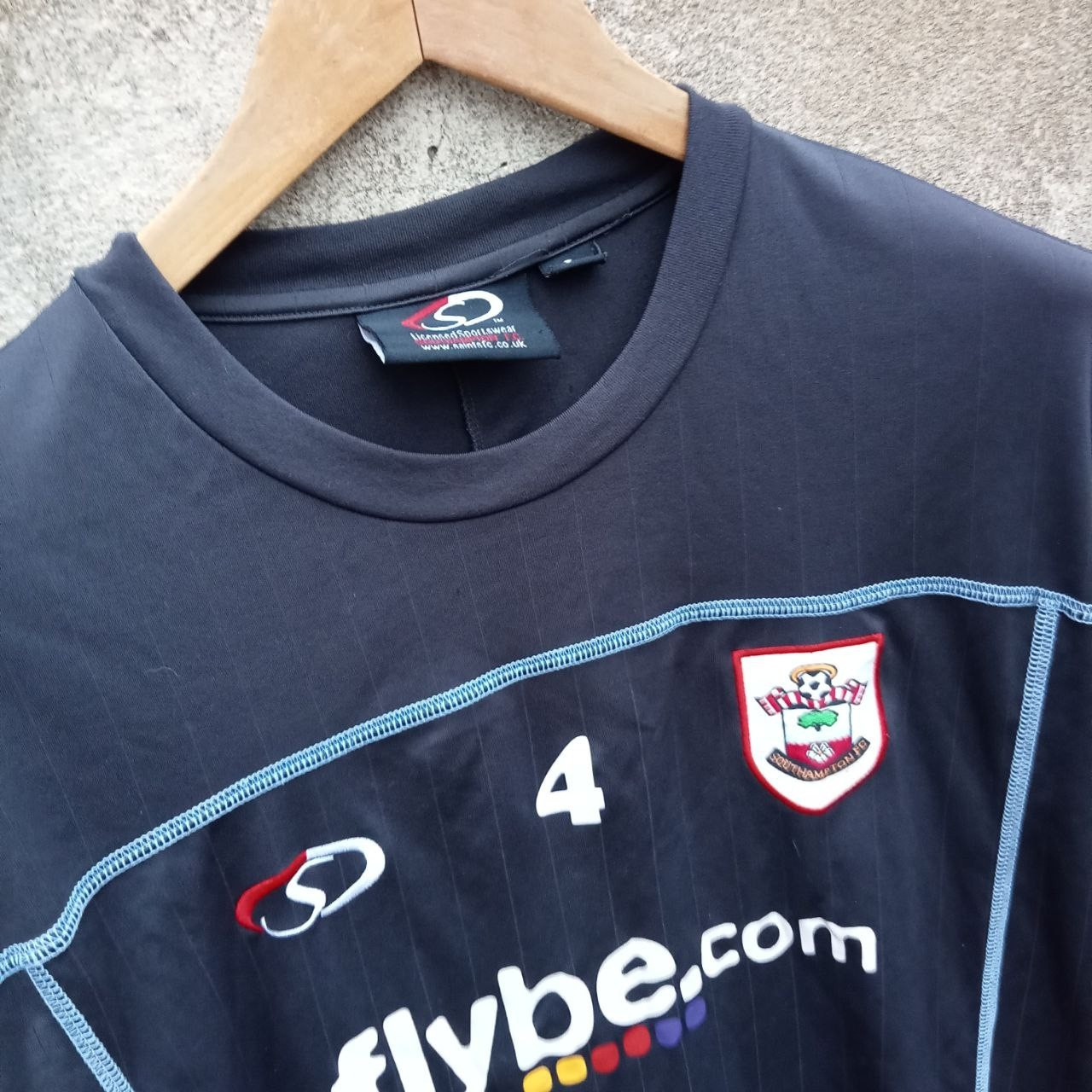 Southampton player worn training football shirt / jersey. Large mens. - Image 2