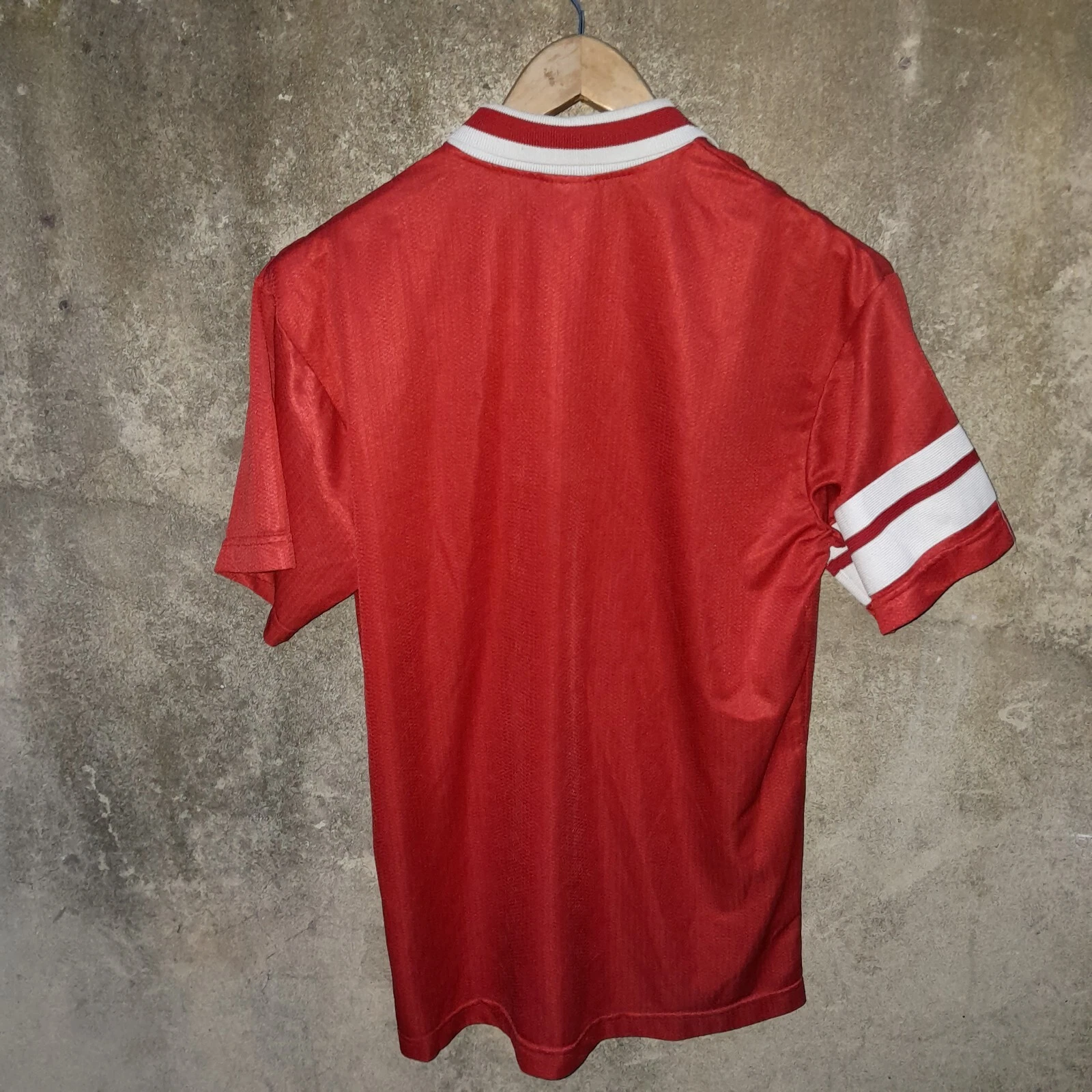 Umbro 90s template red football shirt / jersey. Medium mens. - Image 3