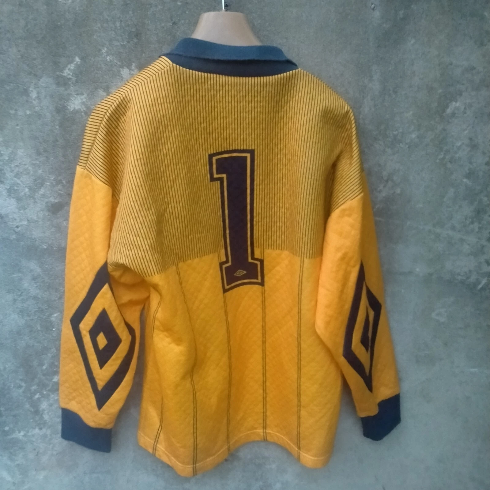 Umbro 90s yellow template goalkeeper football shirt / jersey. Small mens - Image 3