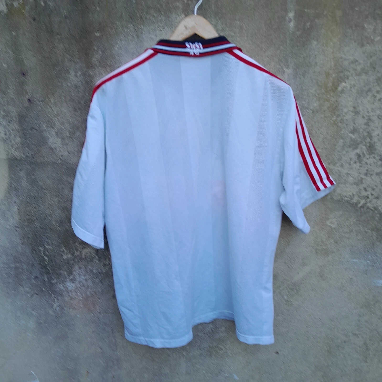 VFB Stuttgart 1996-97 home football shirt/ jersey. Large mens - Image 6