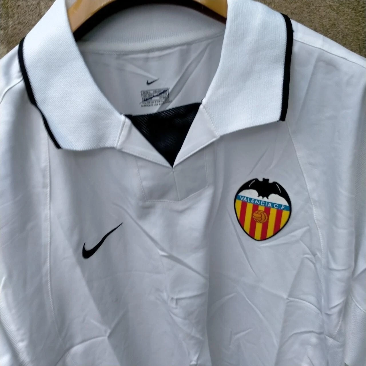 Valencia 2002-03 home football shirt / jersey. Large mens. Bnwt - Image 2