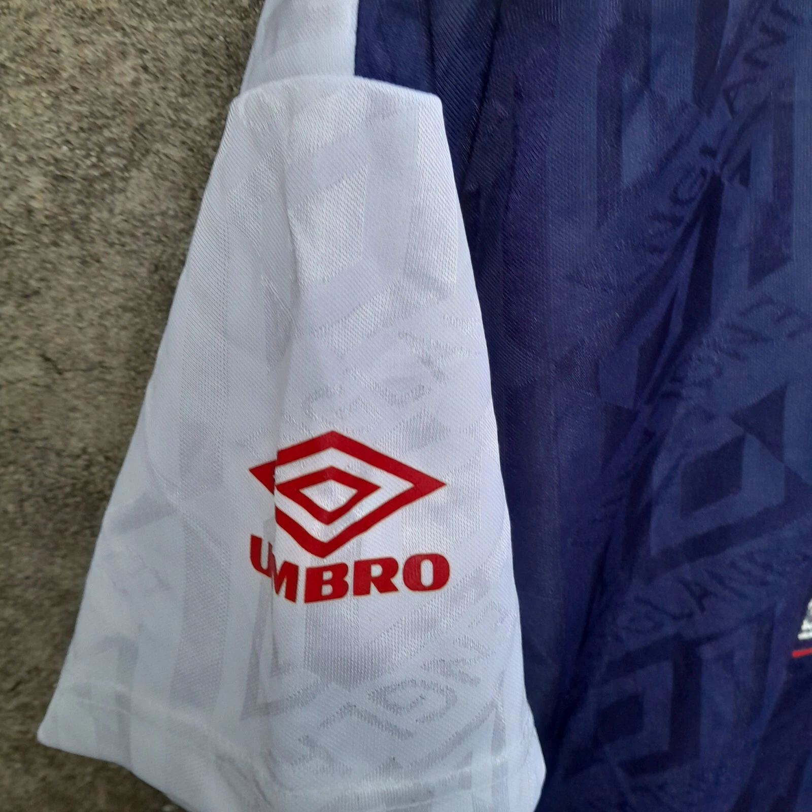 Vintage England 1992-94 training football shirt / jersey, medium mens. Rare - Image 3