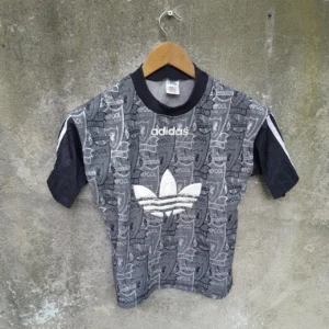 Vintage Liverpool Adidas training football jersey shirt. XS mens