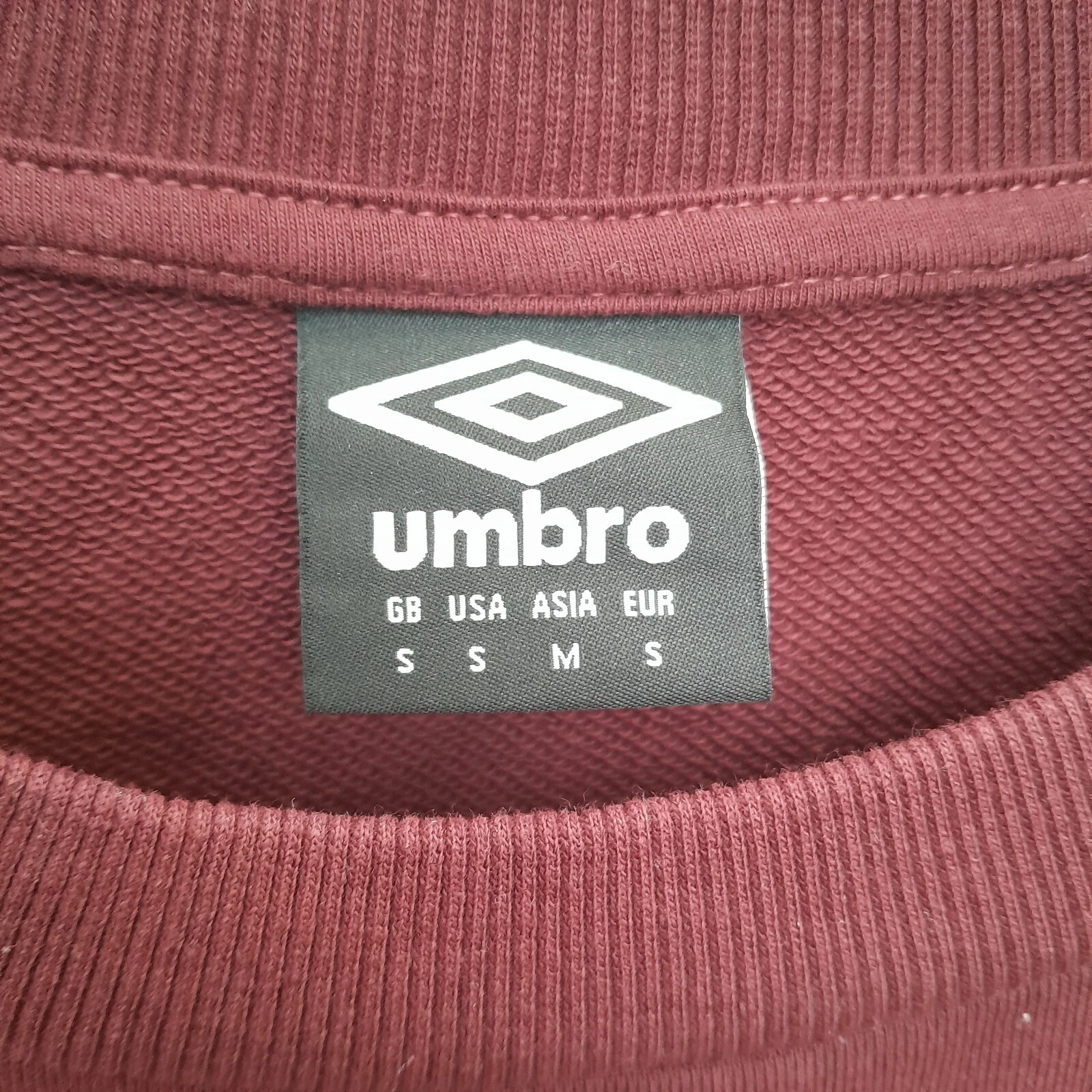 West Ham United home football sweatshirt/ jumper. Small mens. - Image 4