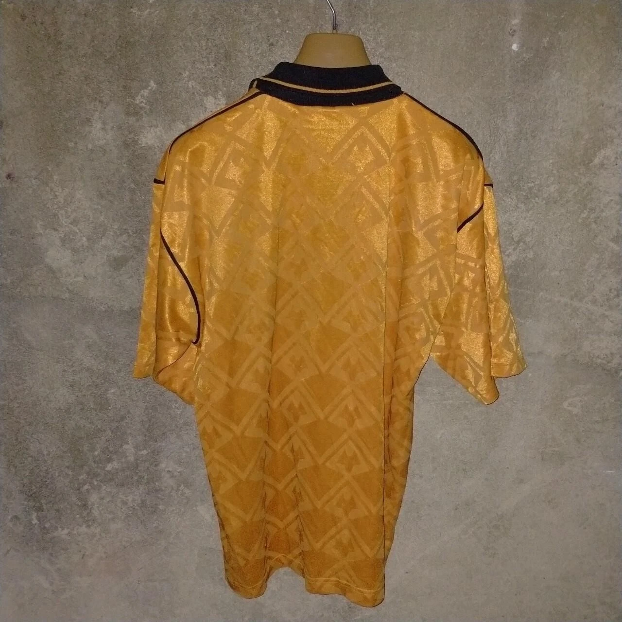 Wolverhampton Wanderers 1990-92 home football shirt / jersey. Medium mens. - Image 3