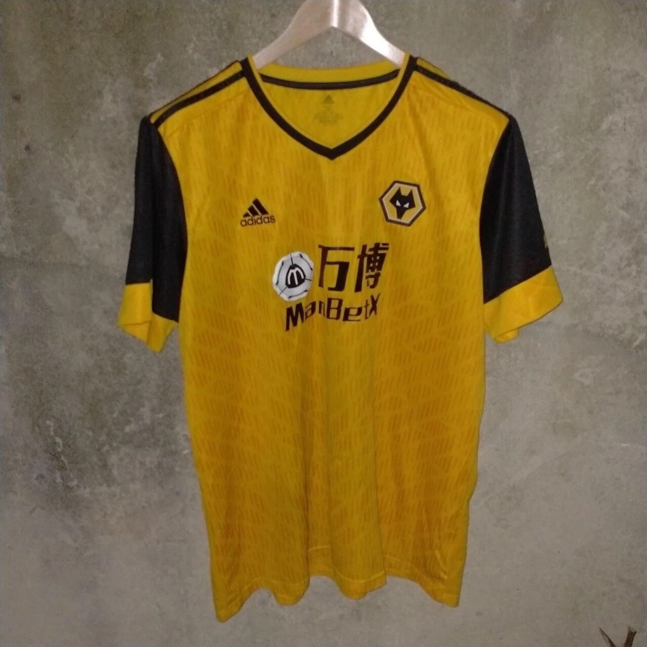 Wolverhampton Wanderers 2020-21 home football shirt / jersey. XXL mens. Wolves