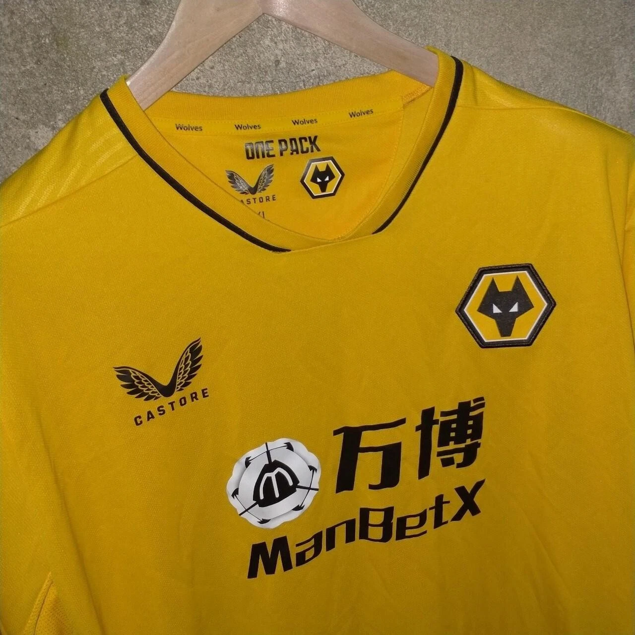 Wolverhampton Wanderers 2021-22 home football shirt / jersey. XXL mens. Wolves - Image 2